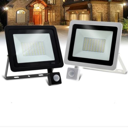 Mozgásérzékelős LED reflektor 30W